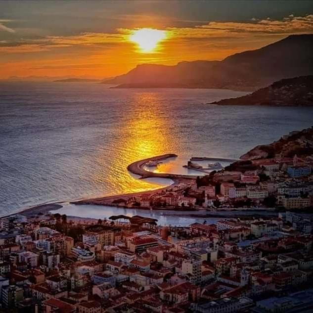 Da Dharma Apartment Ventimiglia Luaran gambar